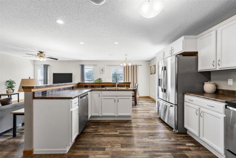 8634 Harrington Drive NE Cedar Rapids IA 52402