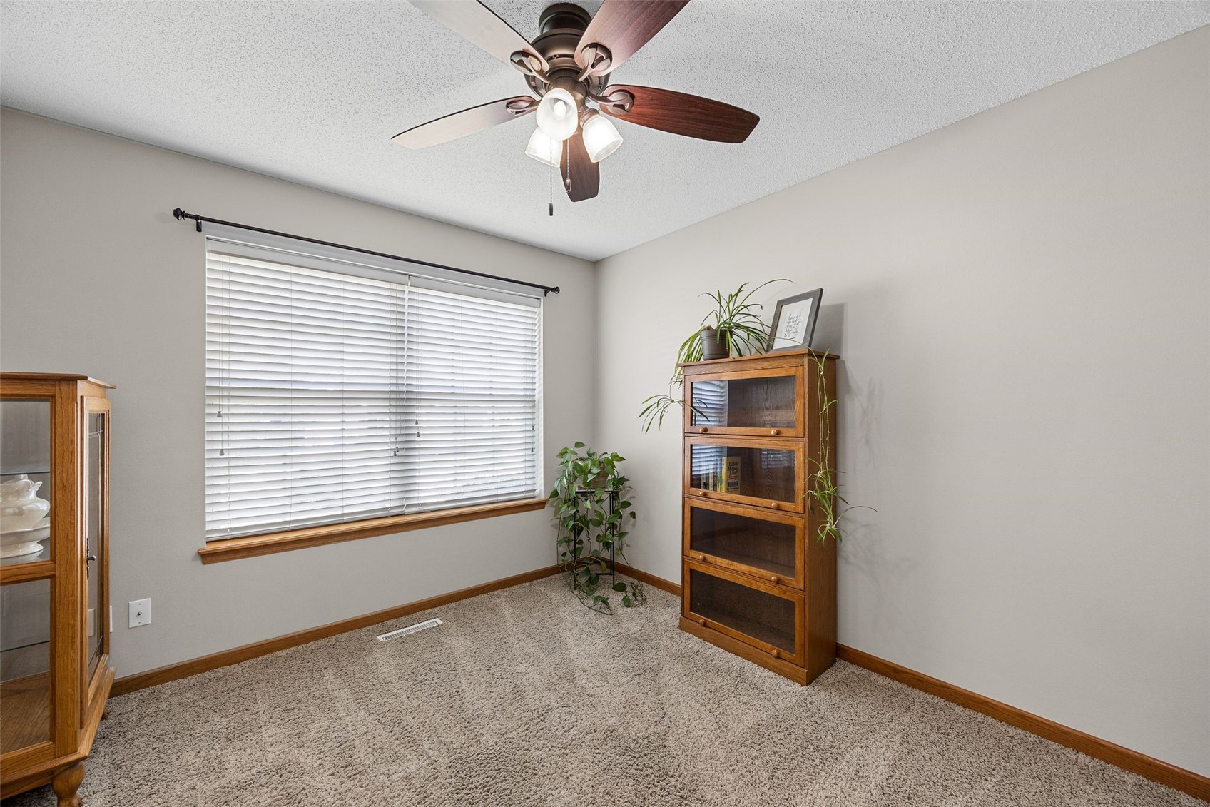 8634 Harrington Drive NE Cedar Rapids IA 52402