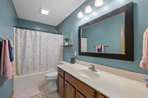 8634 Harrington Drive NE Cedar Rapids IA 52402