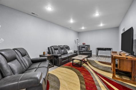 8634 Harrington Drive NE Cedar Rapids IA 52402