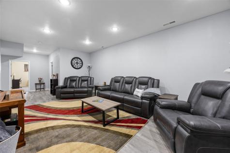 8634 Harrington Drive NE Cedar Rapids IA 52402
