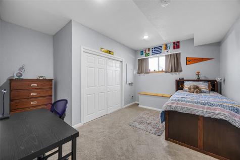 8634 Harrington Drive NE Cedar Rapids IA 52402