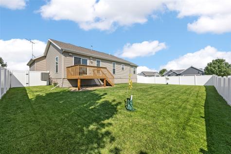 8634 Harrington Drive NE Cedar Rapids IA 52402