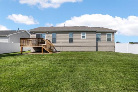 8634 Harrington Drive NE Cedar Rapids IA 52402