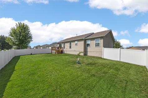 8634 Harrington Drive NE Cedar Rapids IA 52402