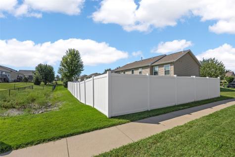 8634 Harrington Drive NE Cedar Rapids IA 52402