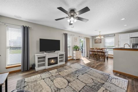 8634 Harrington Drive NE Cedar Rapids IA 52402