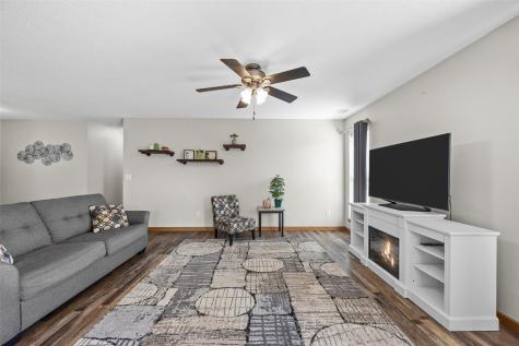 8634 Harrington Drive NE Cedar Rapids IA 52402