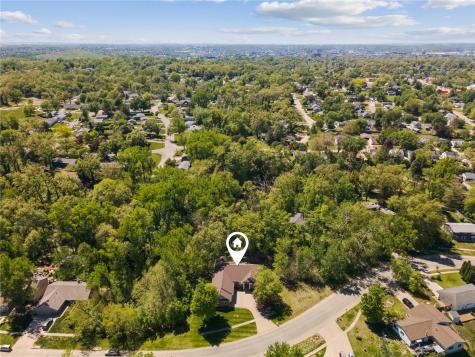 1215 34th Street SE Cedar Rapids IA 52403