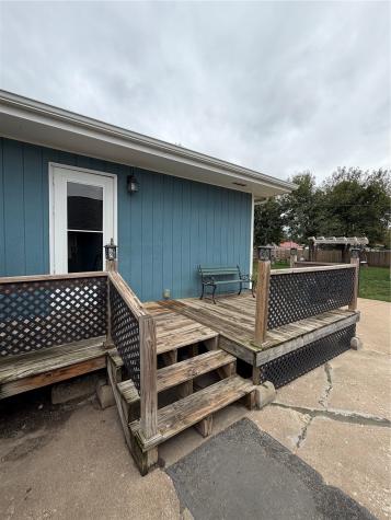 23 Drake Drive Palo IA 52324