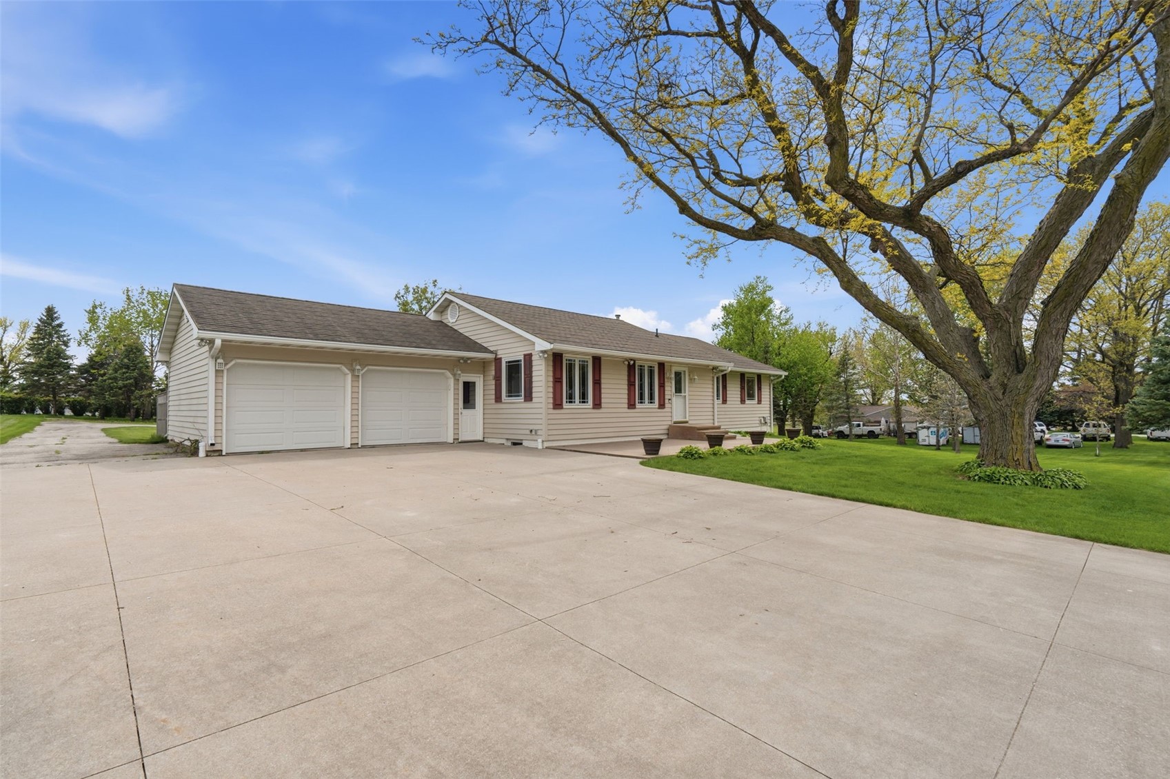 1822 Somerset Drive Marion IA 52302