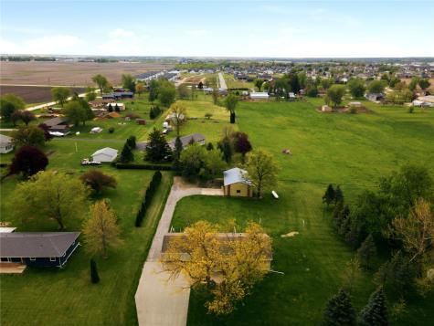 1822 Somerset Drive Marion IA 52302