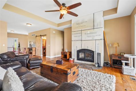5972 33rd Avenue Vinton IA 52349