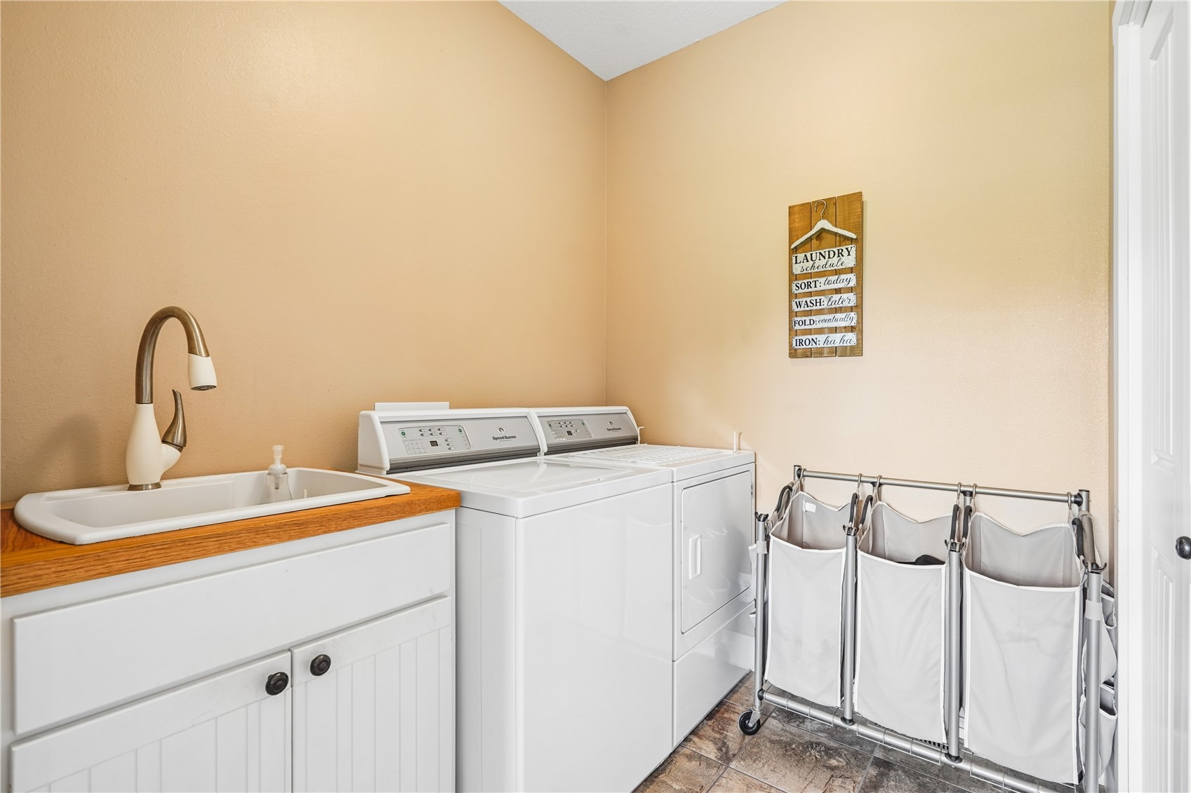 5972 33rd Avenue Vinton IA 52349