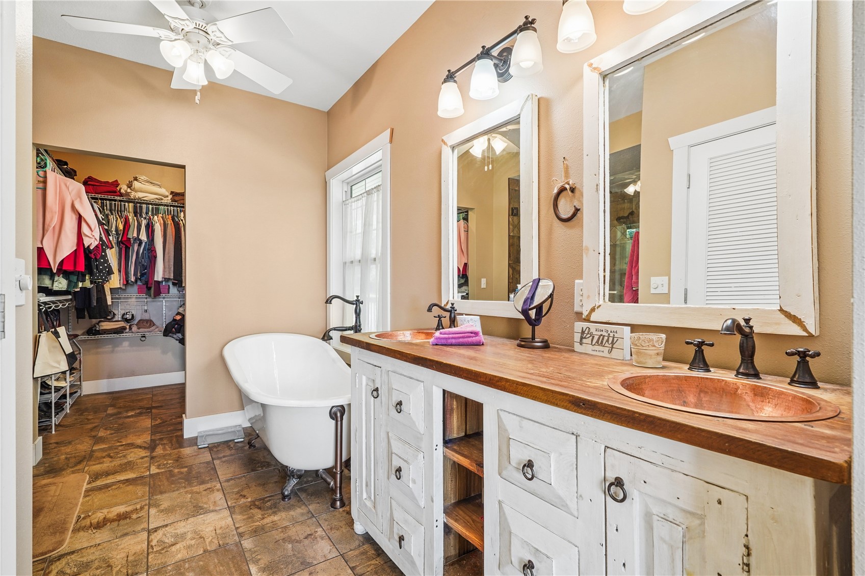 5972 33rd Avenue Vinton IA 52349