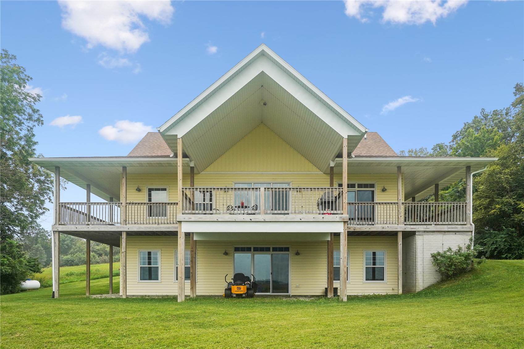 5972 33rd Avenue Vinton IA 52349