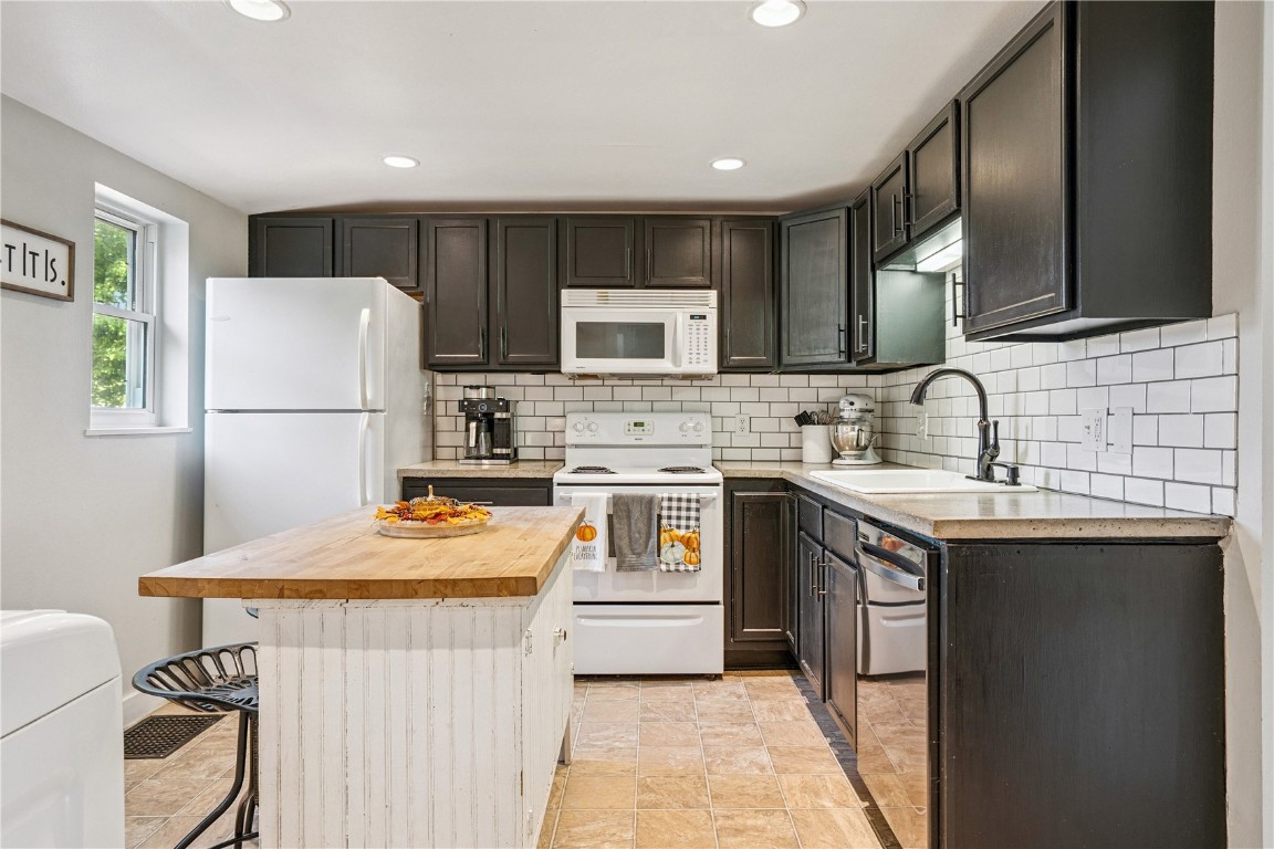 214 E 4th Avenue Lisbon IA 52253
