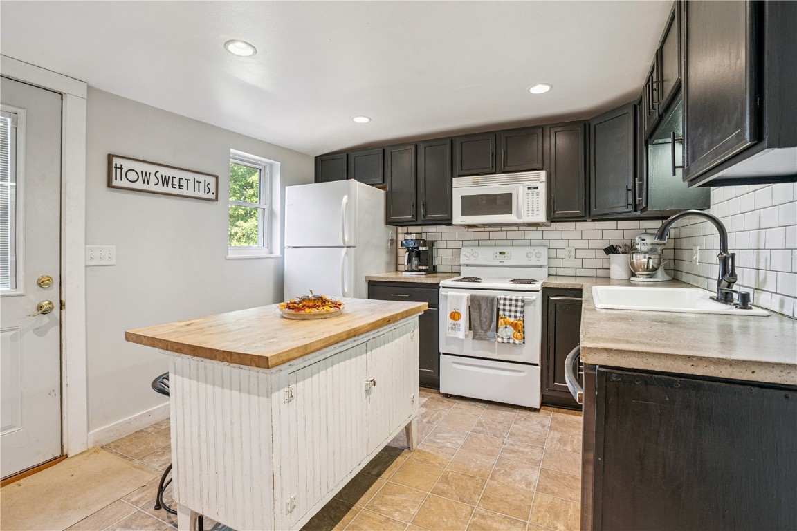 214 E 4th Avenue Lisbon IA 52253