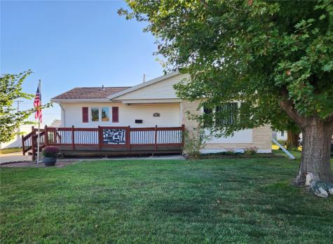 4523 Regal Avenue NE Cedar Rapids IA 52402