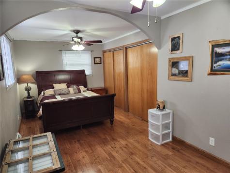 4523 Regal Avenue NE Cedar Rapids IA 52402