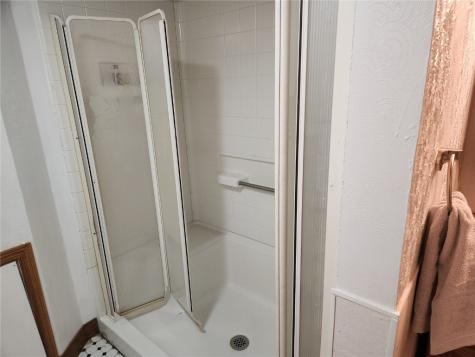 4523 Regal Avenue NE Cedar Rapids IA 52402