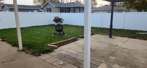 4523 Regal Avenue NE Cedar Rapids IA 52402