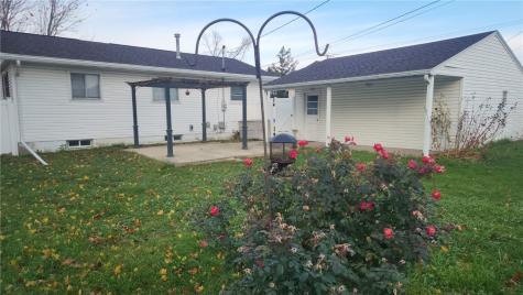 4523 Regal Avenue NE Cedar Rapids IA 52402