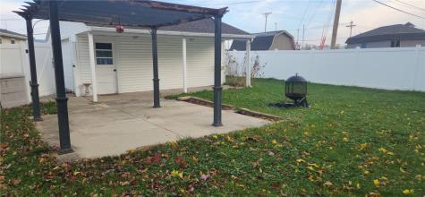 4523 Regal Avenue NE Cedar Rapids IA 52402