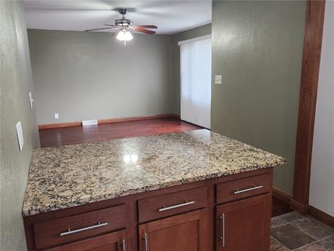 4523 Regal Avenue NE Cedar Rapids IA 52402