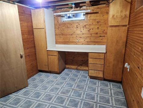 4523 Regal Avenue NE Cedar Rapids IA 52402