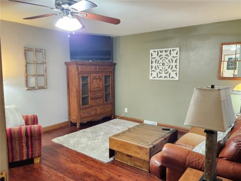 4523 Regal Avenue NE Cedar Rapids IA 52402