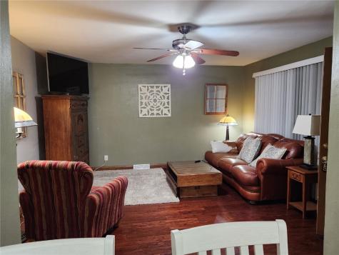 4523 Regal Avenue NE Cedar Rapids IA 52402