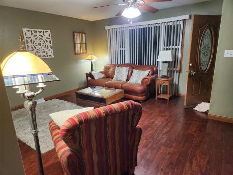 4523 Regal Avenue NE Cedar Rapids IA 52402