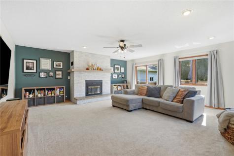 2051 Brookland Drive NE Cedar Rapids IA 52402