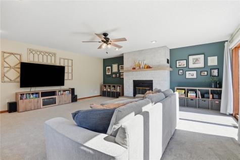 2051 Brookland Drive NE Cedar Rapids IA 52402