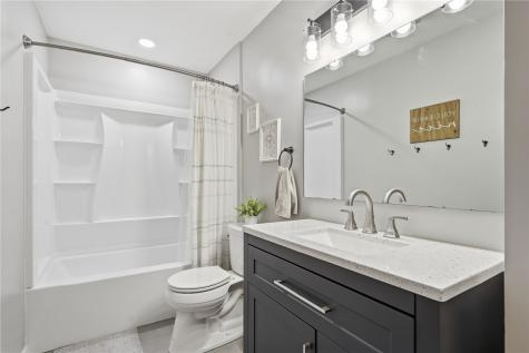 2051 Brookland Drive NE Cedar Rapids IA 52402