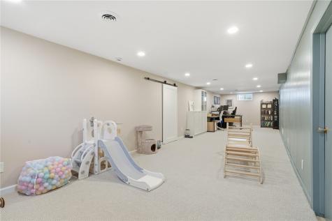 2051 Brookland Drive NE Cedar Rapids IA 52402