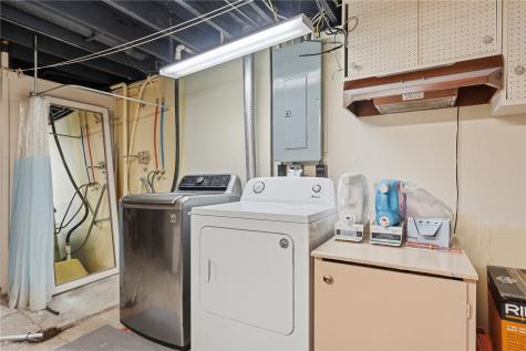 2051 Brookland Drive NE Cedar Rapids IA 52402