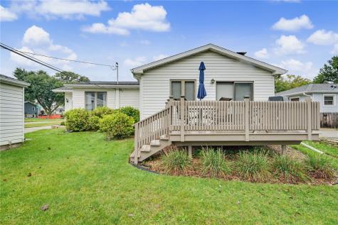 2051 Brookland Drive NE Cedar Rapids IA 52402