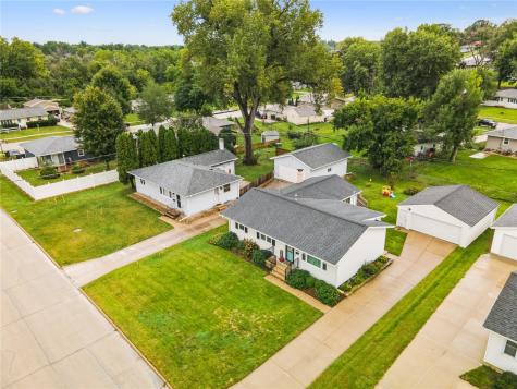 2051 Brookland Drive NE Cedar Rapids IA 52402