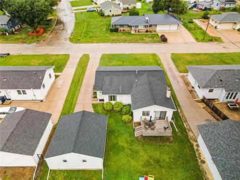 2051 Brookland Drive NE Cedar Rapids IA 52402