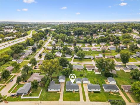 2051 Brookland Drive NE Cedar Rapids IA 52402