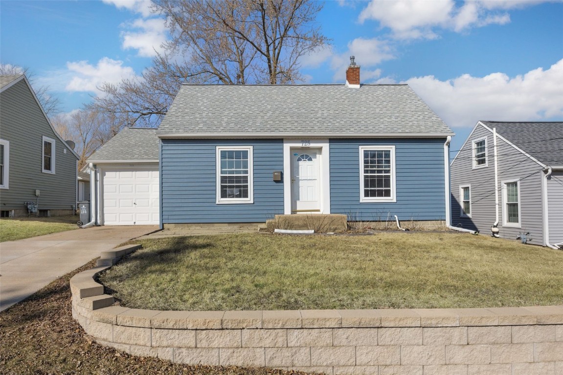 725 Memorial Drive SE Cedar Rapids IA 52403