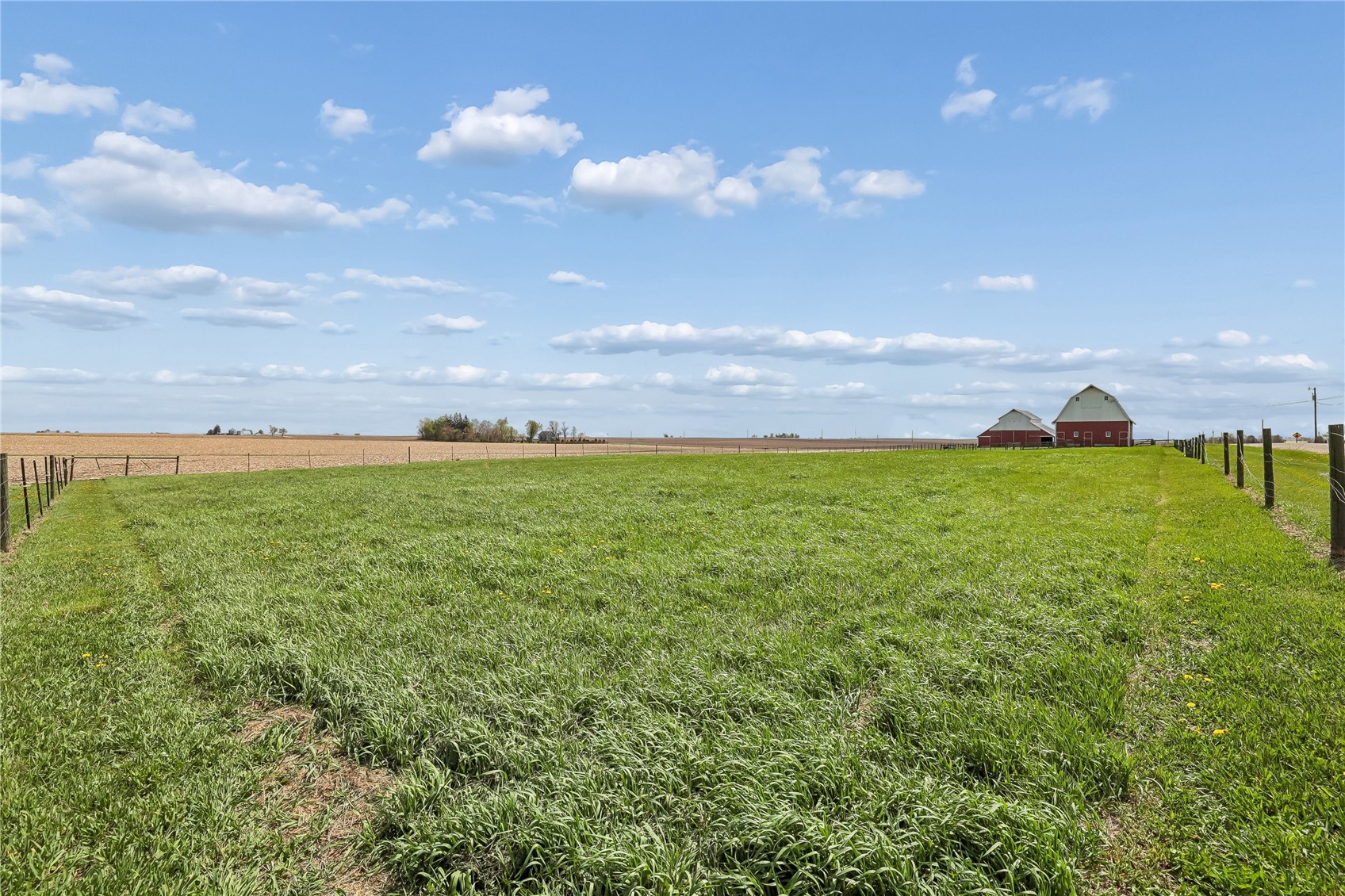 7083 18th Avenue Van Horne IA 52346