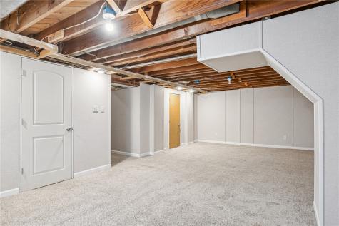 198 Forest Drive SE Cedar Rapids IA 52403