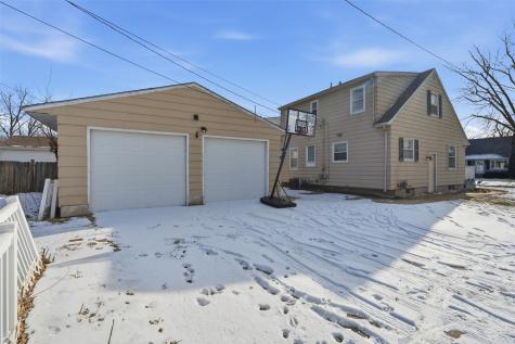 624 40th Street NE Cedar Rapids IA 52403