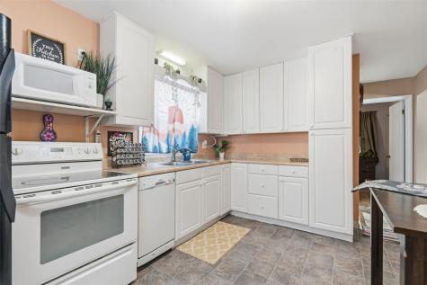 624 40th Street NE Cedar Rapids IA 52403