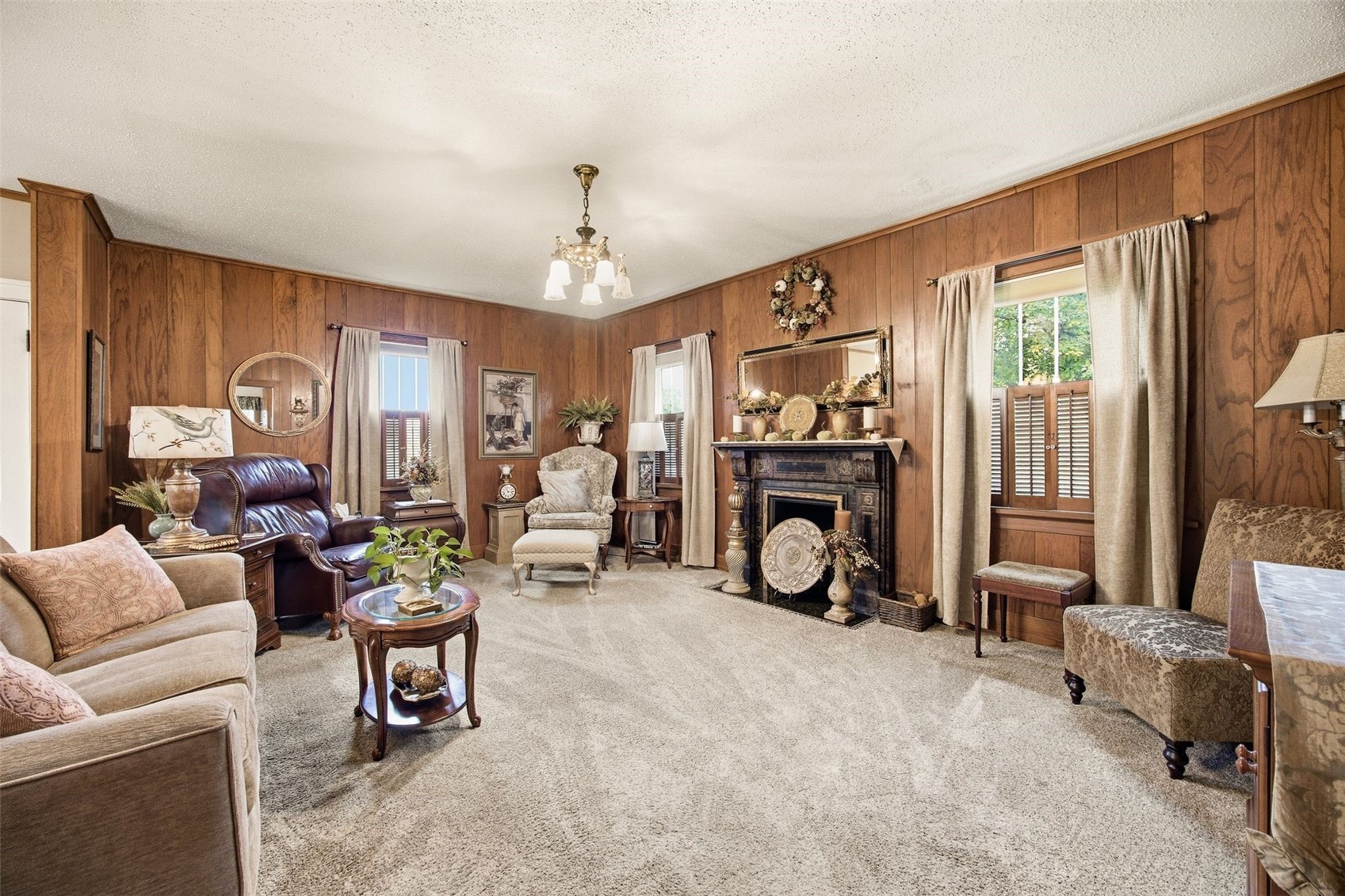 3501 F Avenue NW Cedar Rapids IA 52405