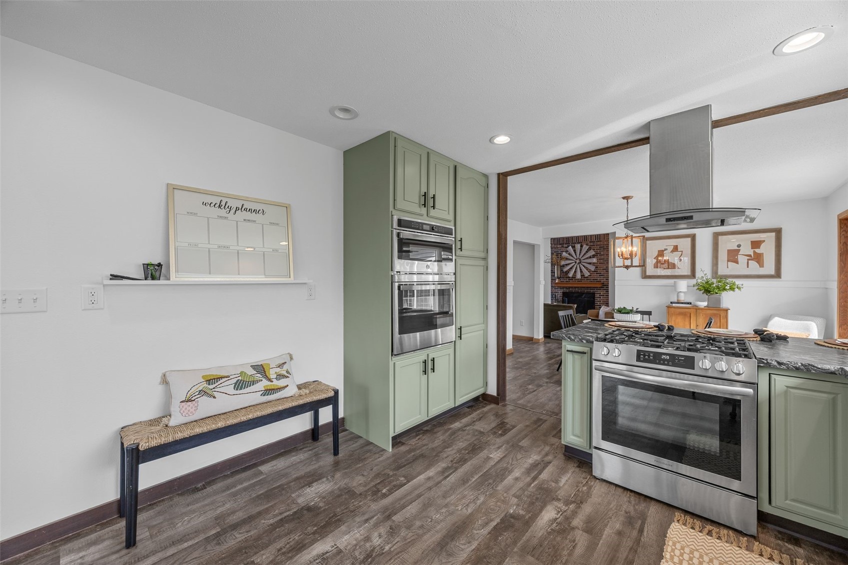 5750 J Street SW Cedar Rapids IA 52404