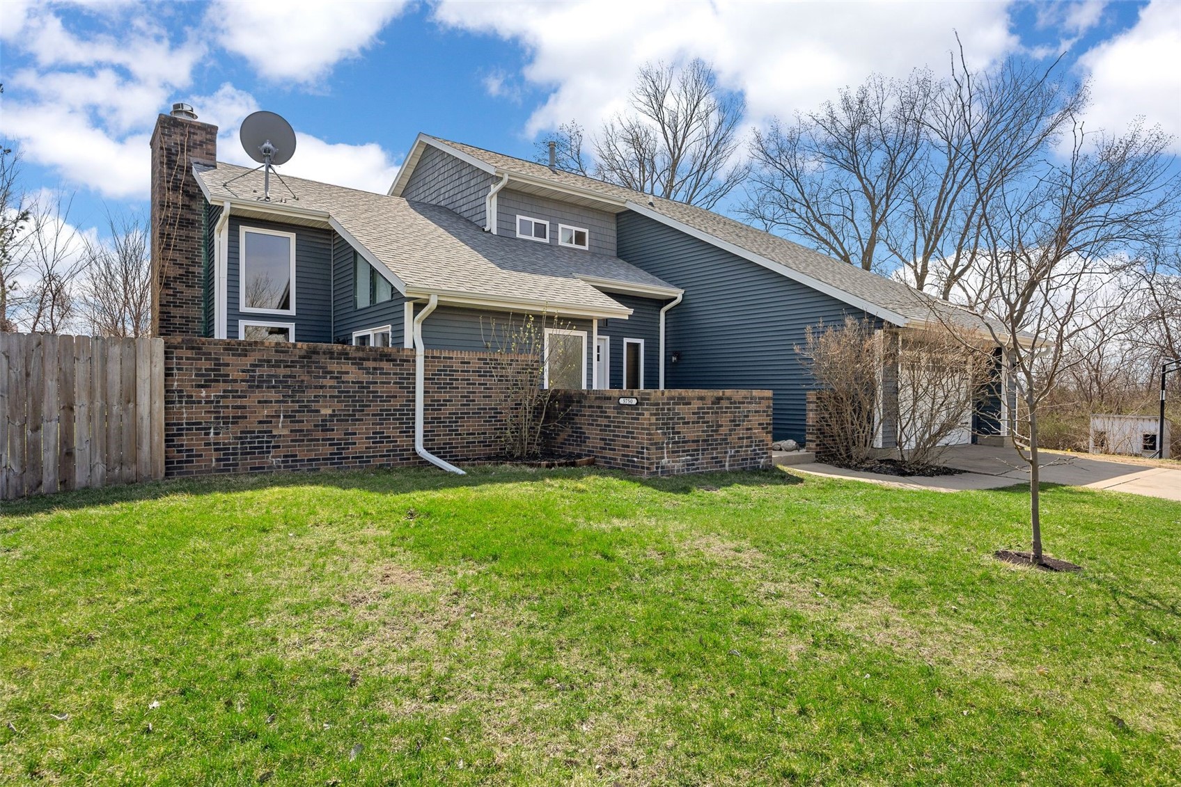 5750 J Street SW Cedar Rapids IA 52404